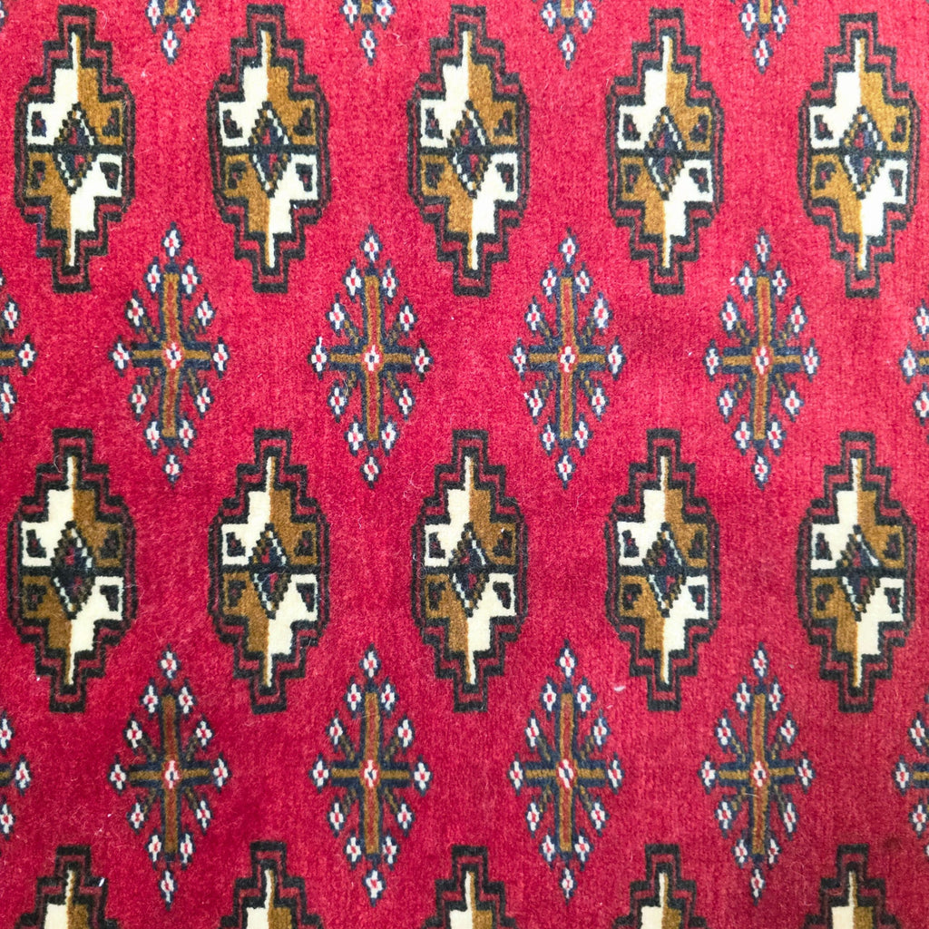 137 x 66 cm Hand-Knotted Persian Turkmen Rug