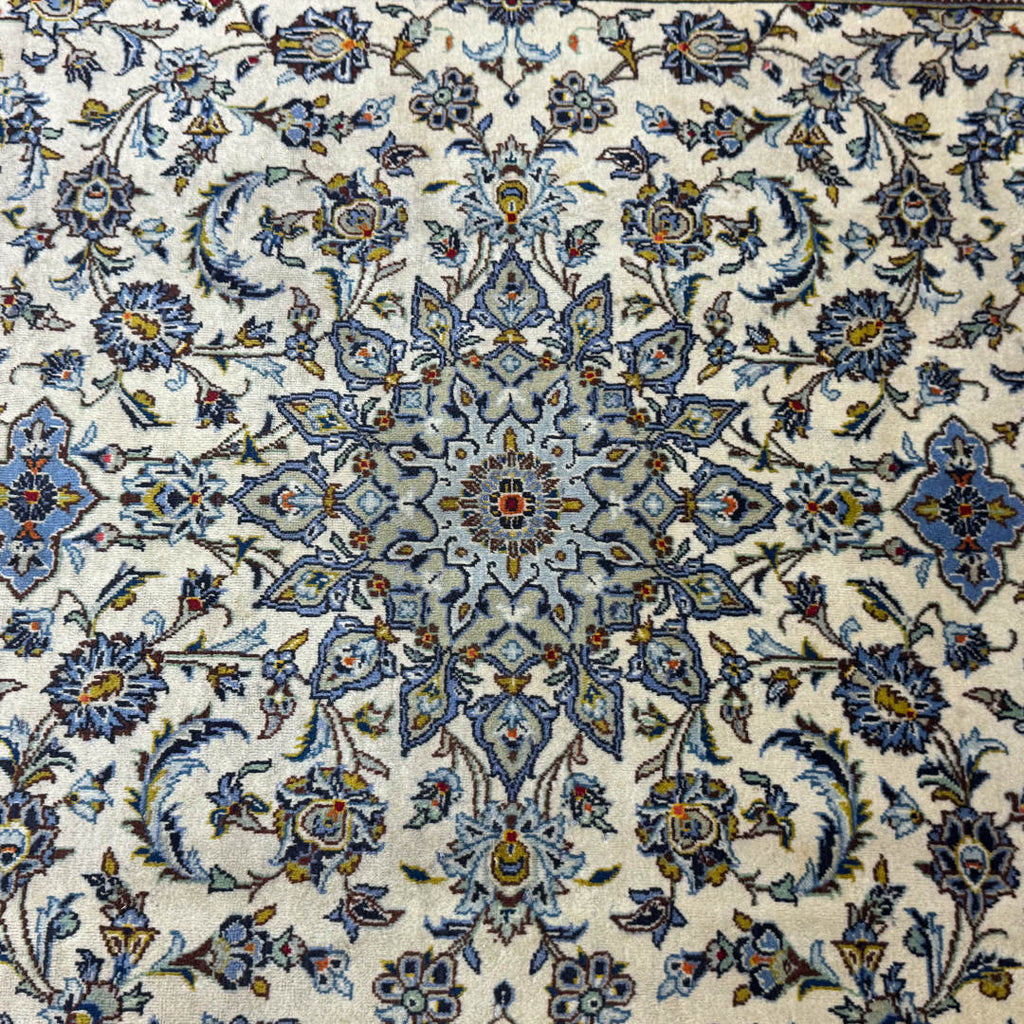 290 x 204 cm Hand-Knotted Kashan Rug