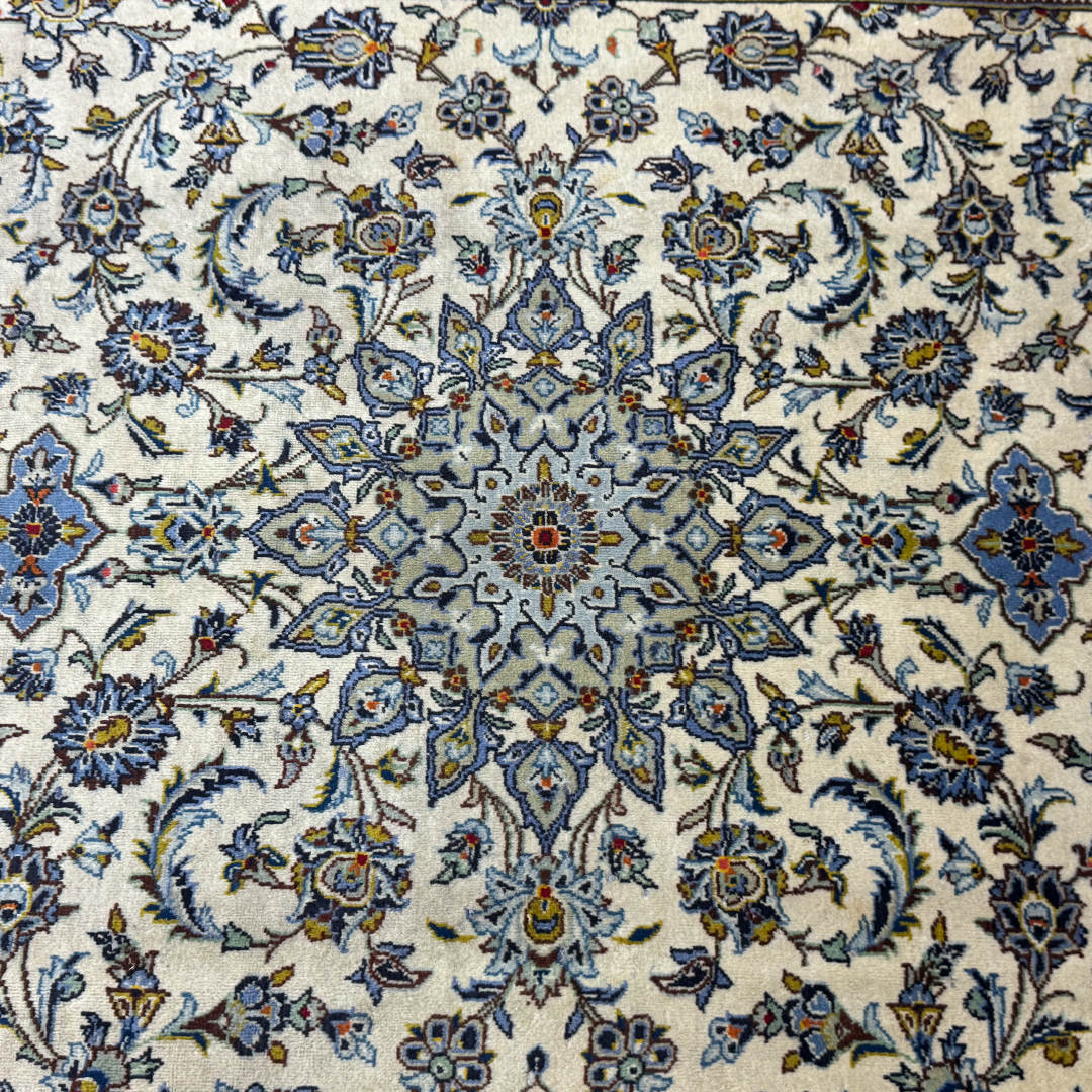 290 x 204 cm Hand-Knotted Kashan Rug