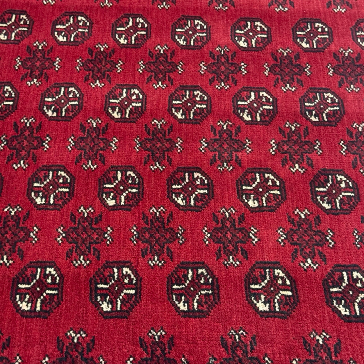 192 x 149 cm Hand-Knotted Red Bokhara Afghan Akche
