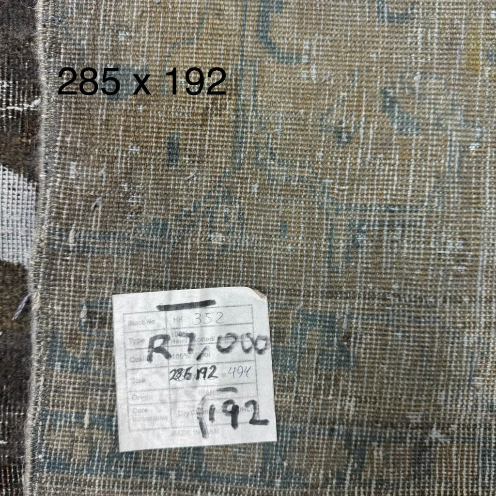 285 x 192 cm Hand-Knotted Ultra Vintage Persian Wool Rug