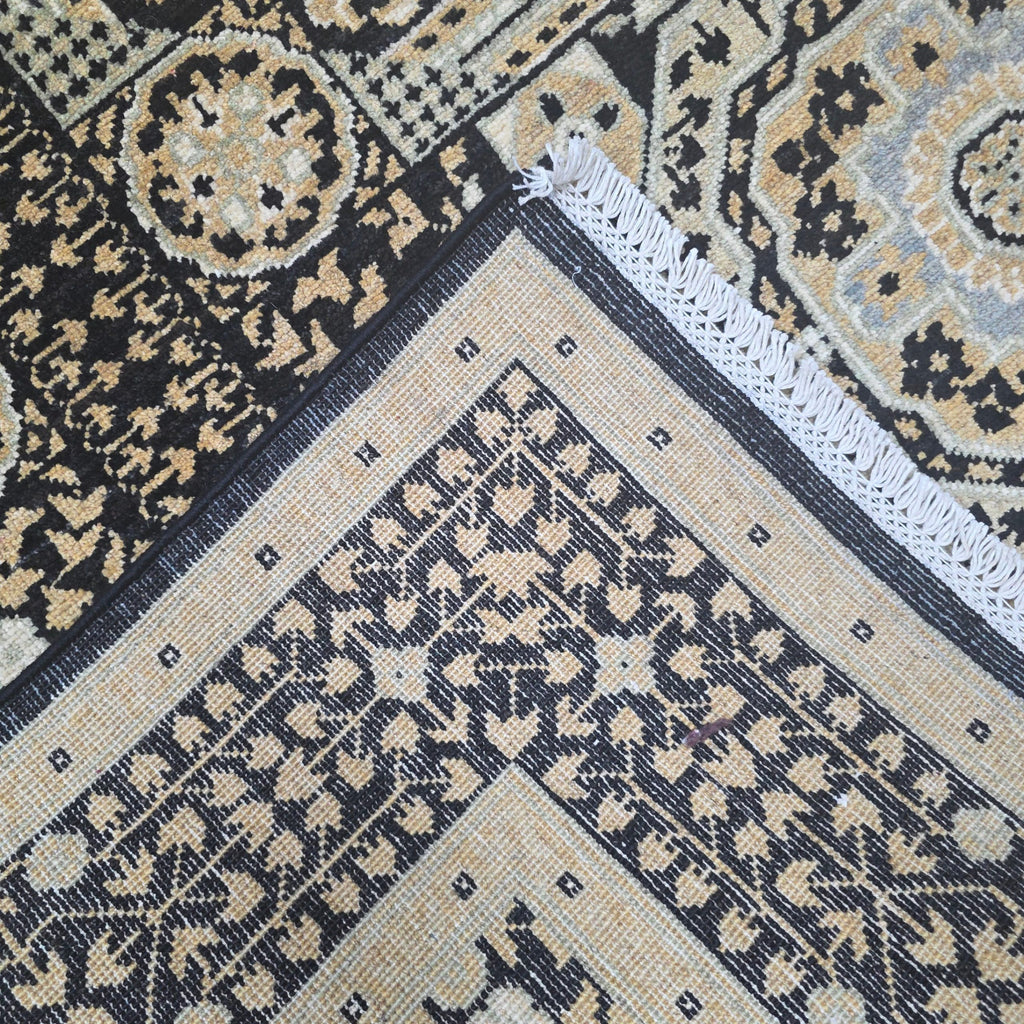240 x 175 cm Hand-Knotted Chobi Mamluk Wool Rug