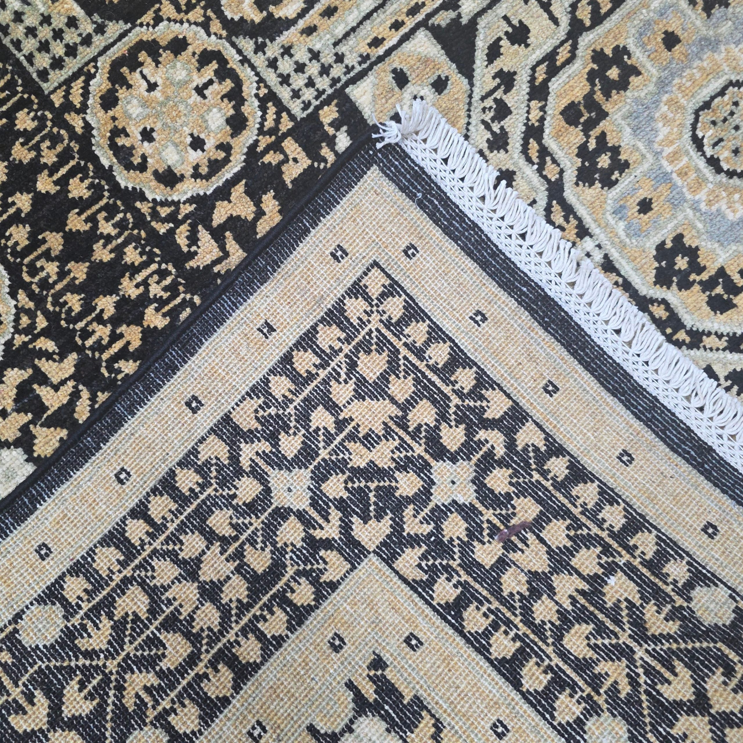 240 x 175 cm Hand-Knotted Chobi Mamluk Wool Rug