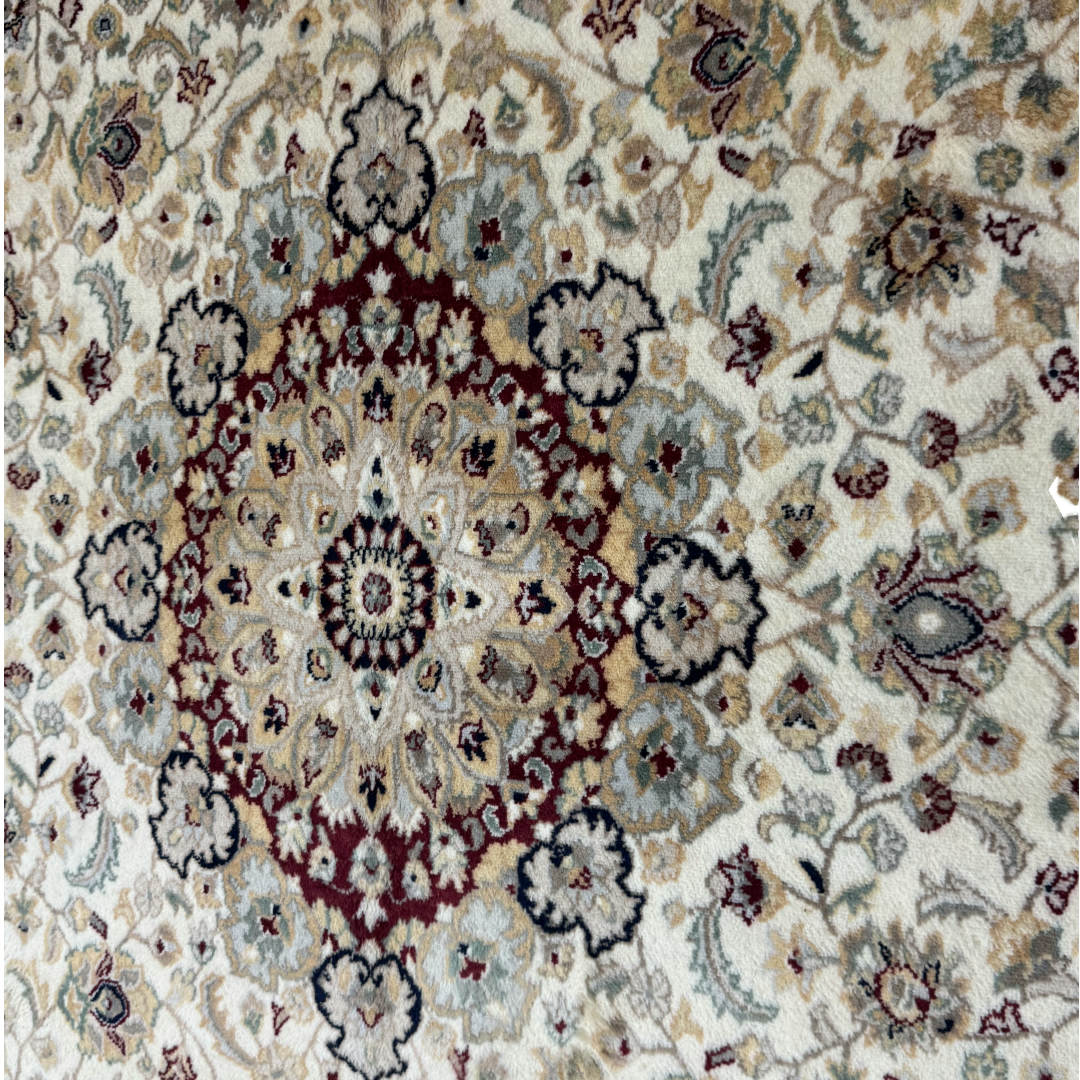 275 x 186 cm Hand-Knotted Vintage Persian Kashan Cream Wool Rug