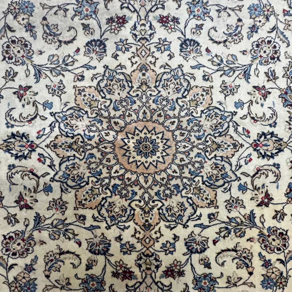 294 x 195 cm Hand-Knotted Persian Nain Floral Rug