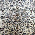 294 x 195 cm Hand-Knotted Persian Nain Floral Rug