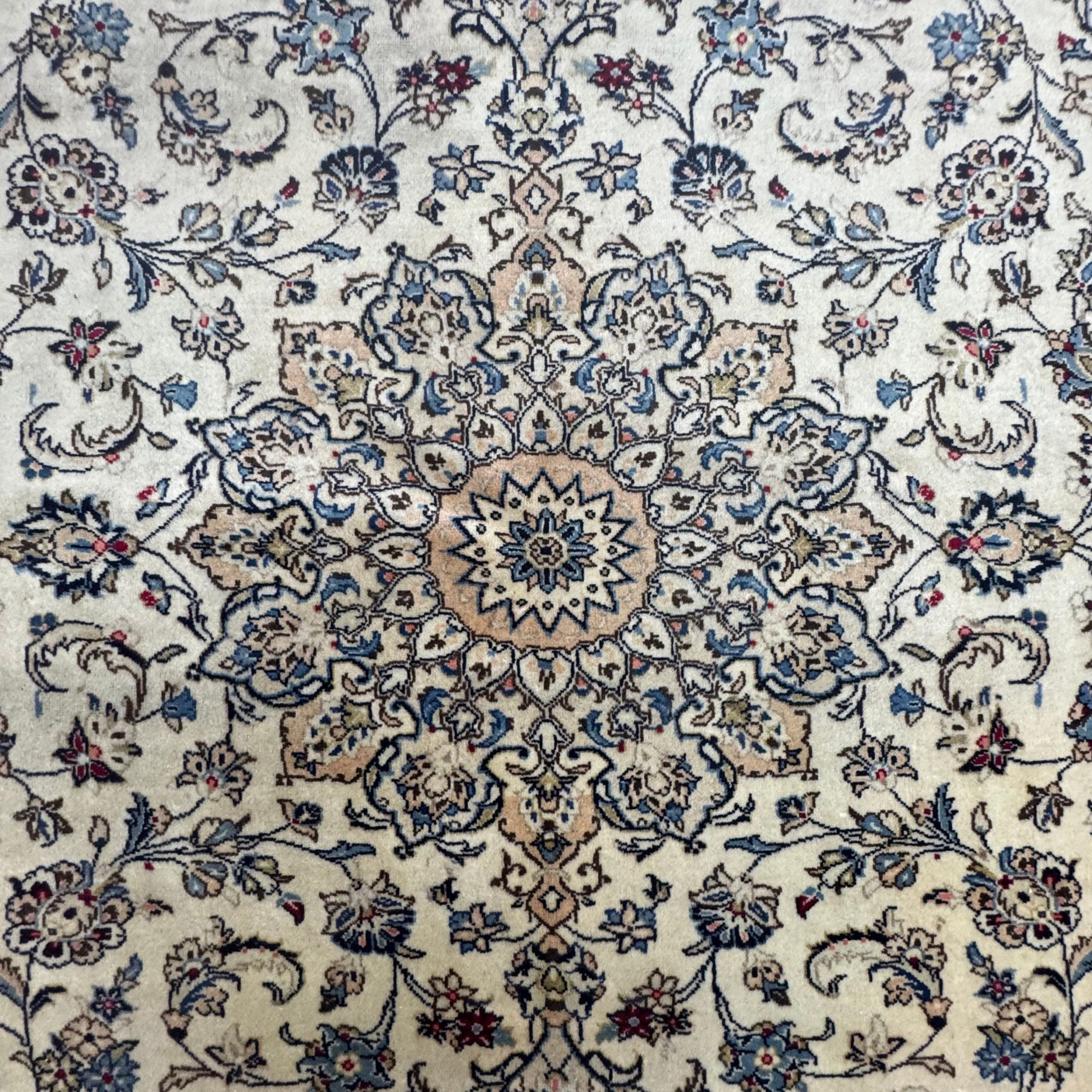 294 x 195 cm Hand-Knotted Persian Nain Floral Rug