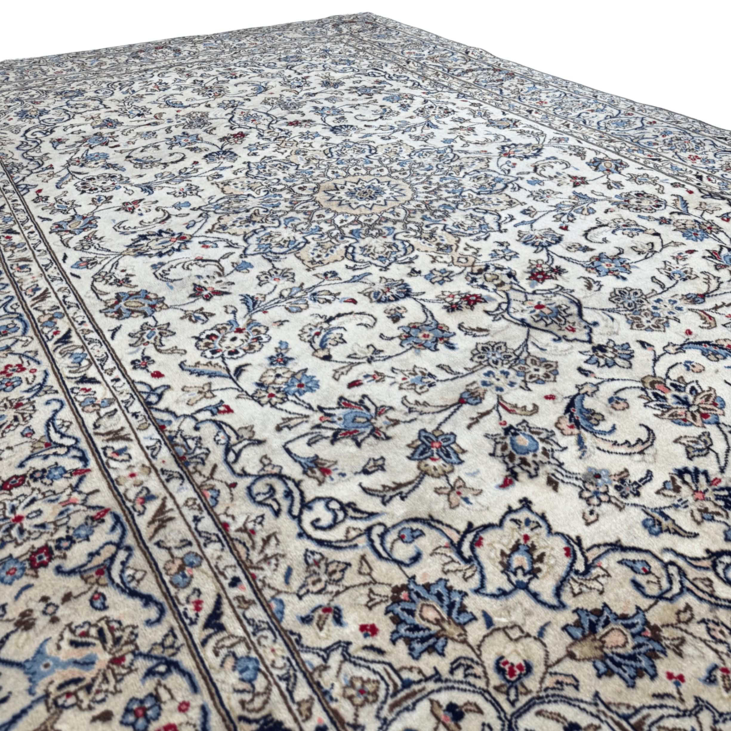294 x 195 cm Hand-Knotted Persian Nain Floral Rug
