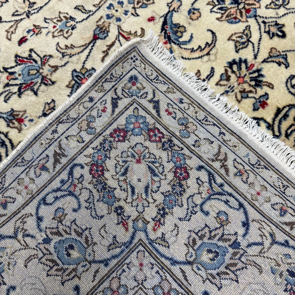 294 x 195 cm Hand-Knotted Persian Nain Floral Rug