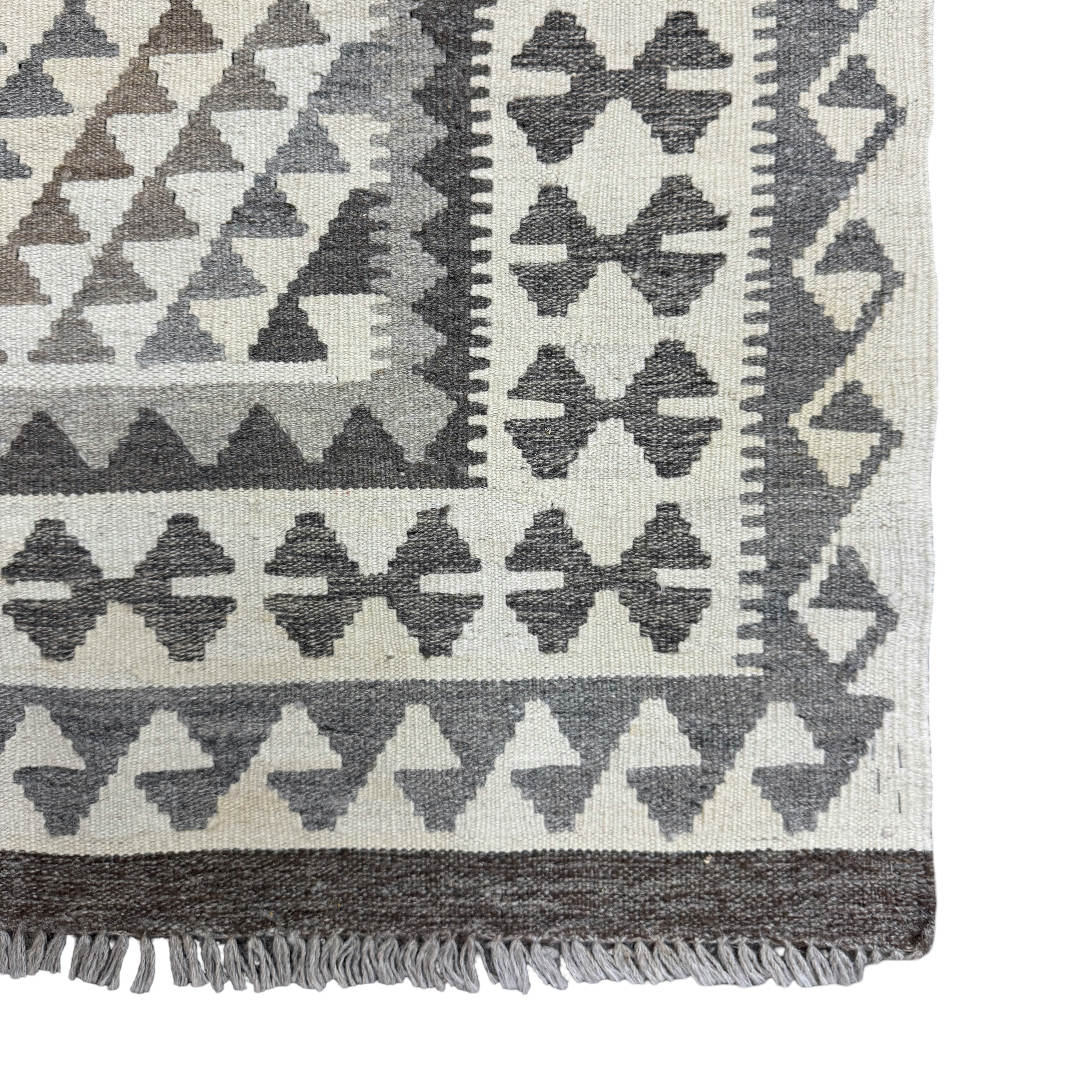 157 x 98 cm Hand-Woven Afghan Kilim Rug