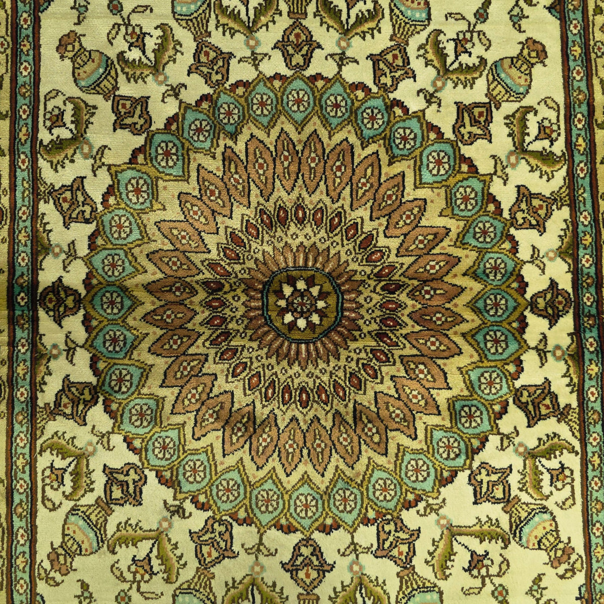 130 x 75 cm Hand Knotted Indian Silk Jaipur Oriental Rug