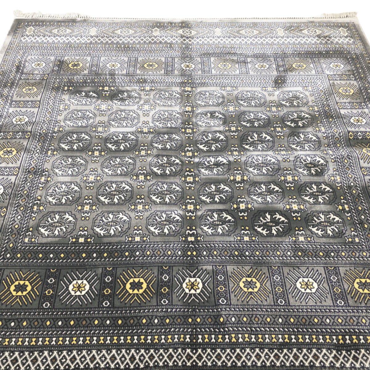 200 x 200 cm Persian Bokhara Design Machine Made Rug
