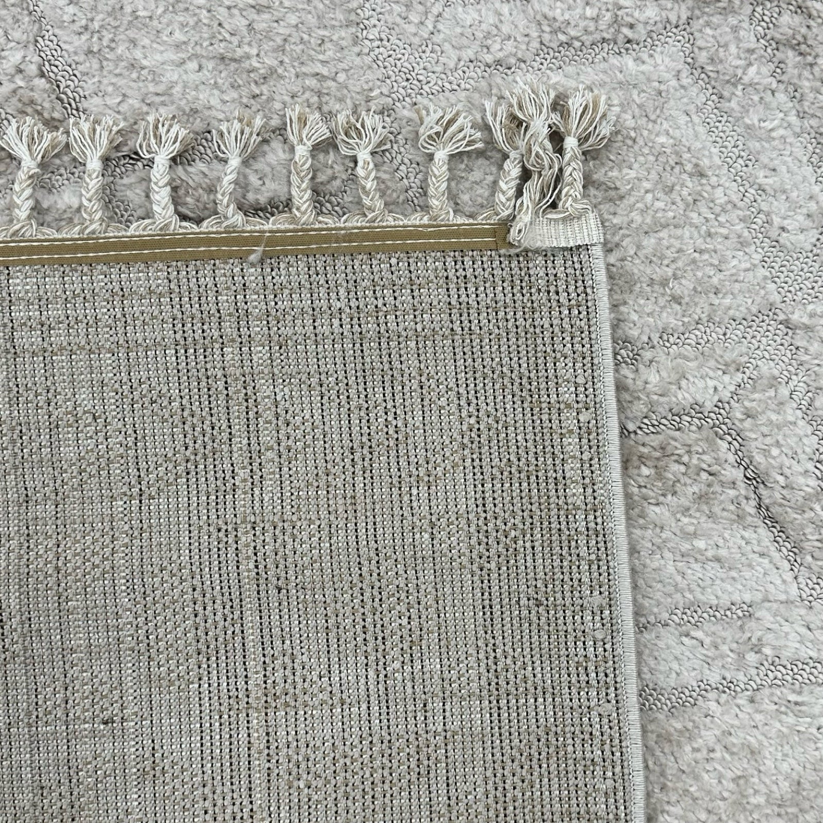 230 x 160 cm Turkish Machine Made Rug