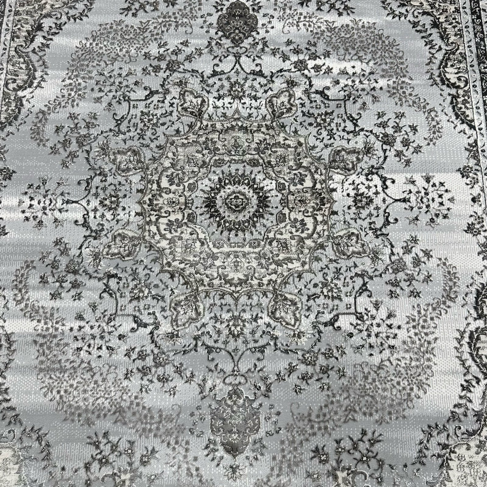 230 x 160 cm Classic Vintage-Inspired Medallion Rug