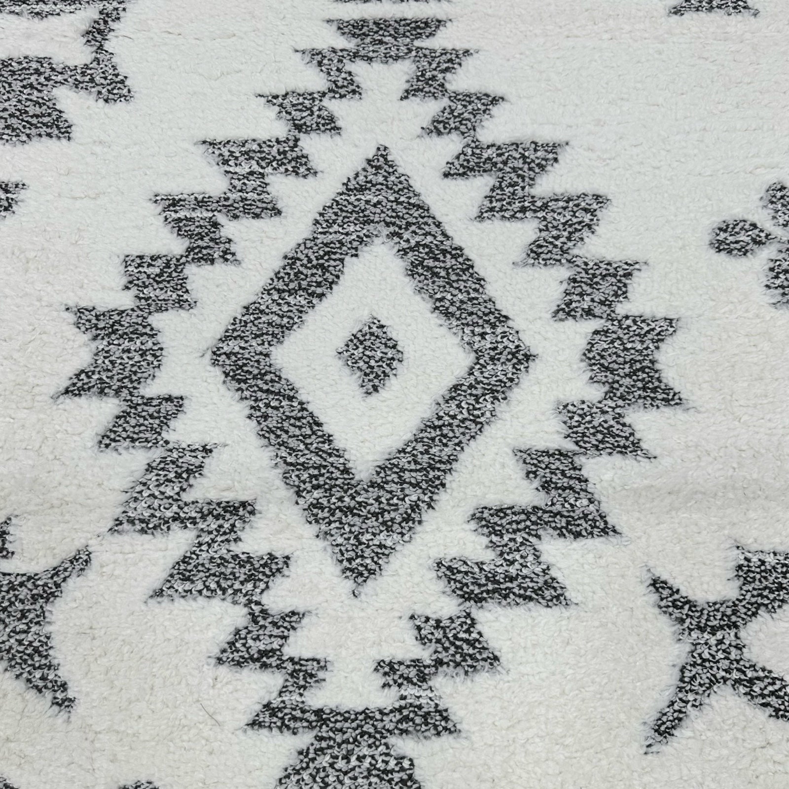 230 x 160 cm Moroccan Style Diamond Pattern Rug