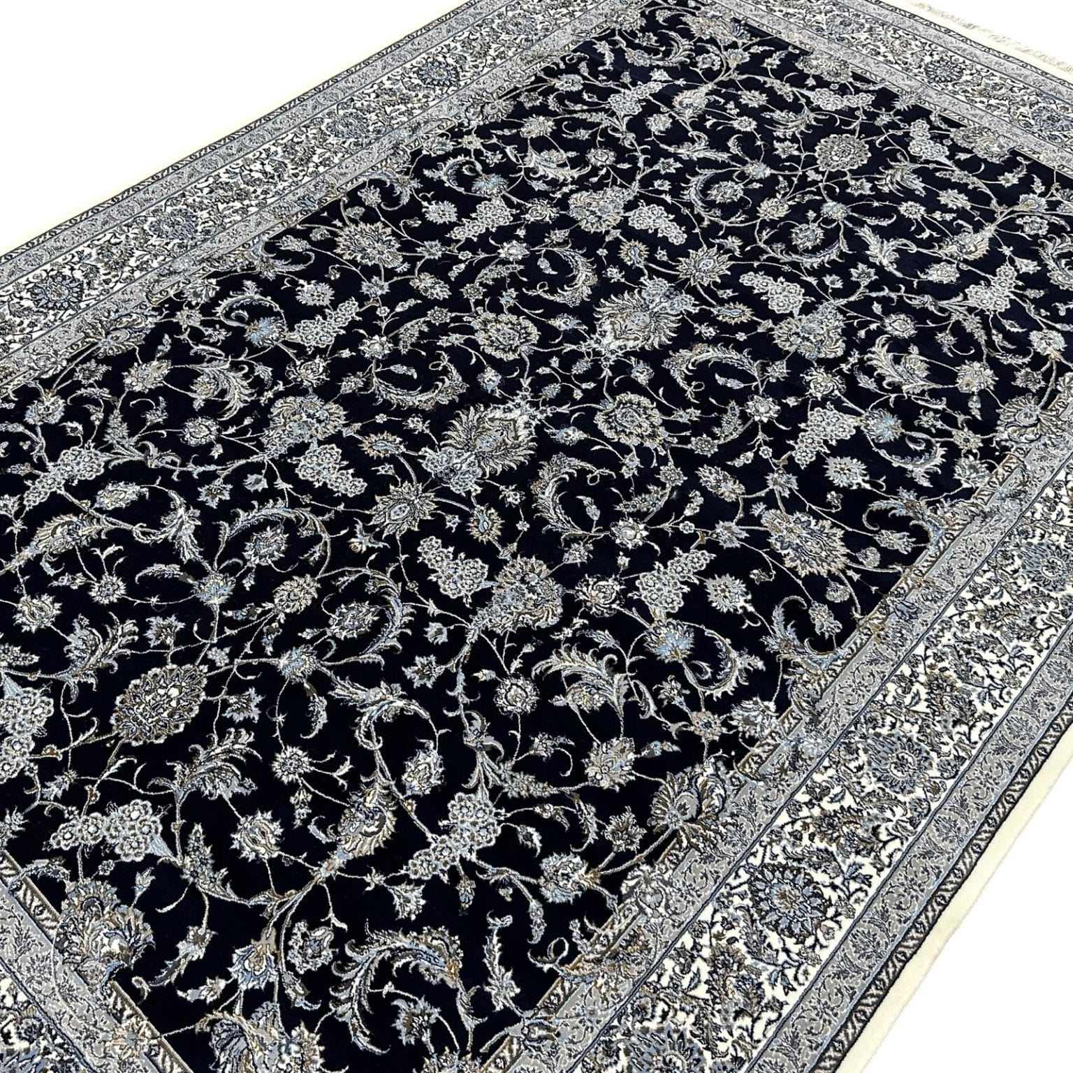 230 x 160 cm Persian Nain Floral Design Machine-Made Rug