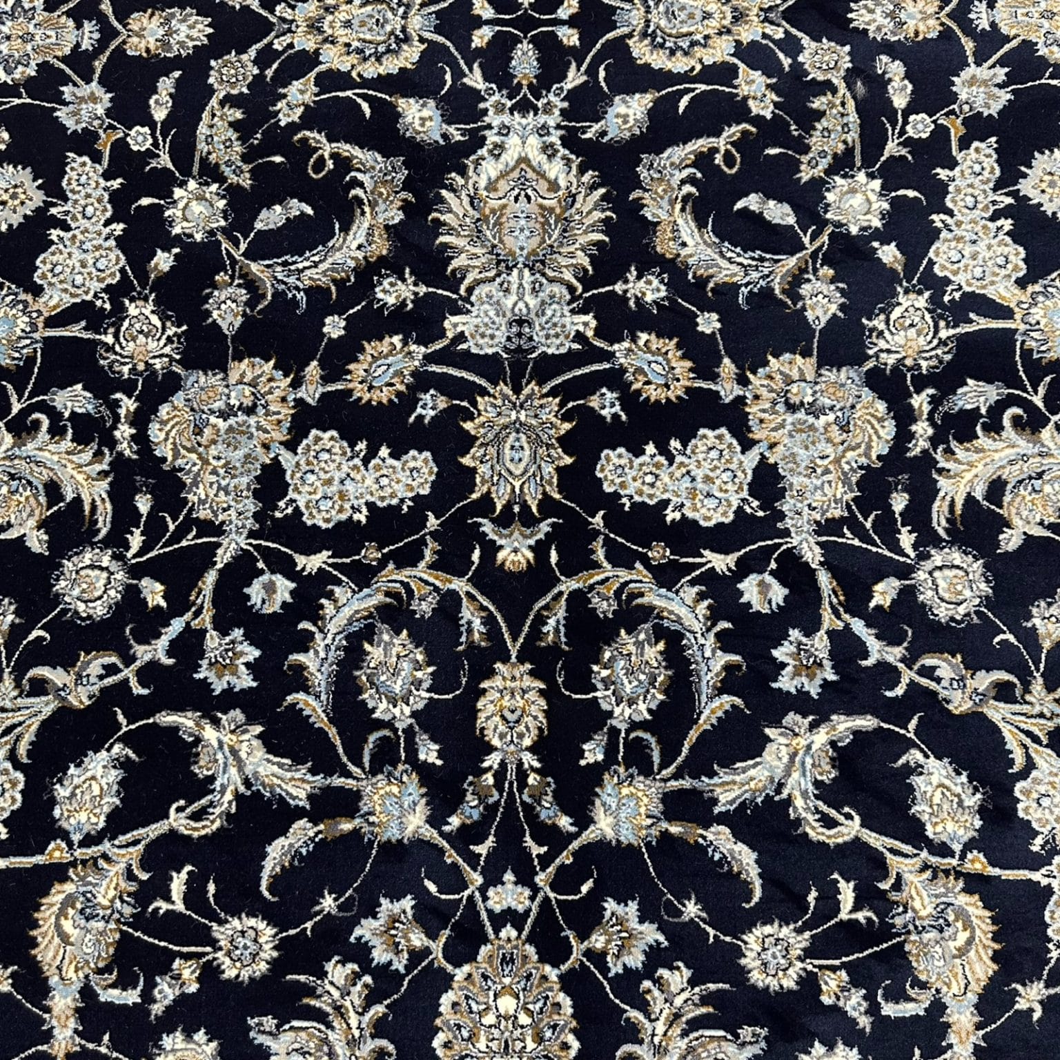 230 x 160 cm Persian Nain Floral Design Machine-Made Rug