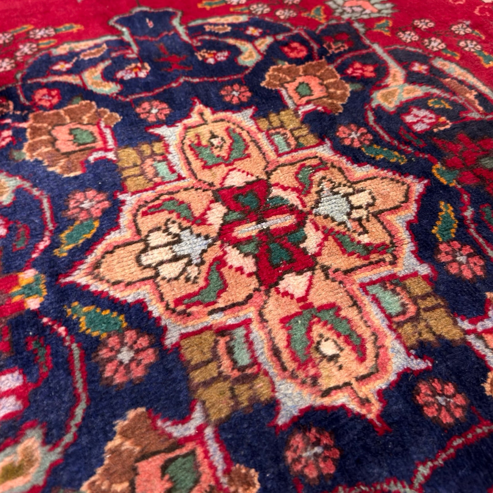 290 x 200 cm Hand-Knotted Persian Shah Abbasi Tabriz Rug
