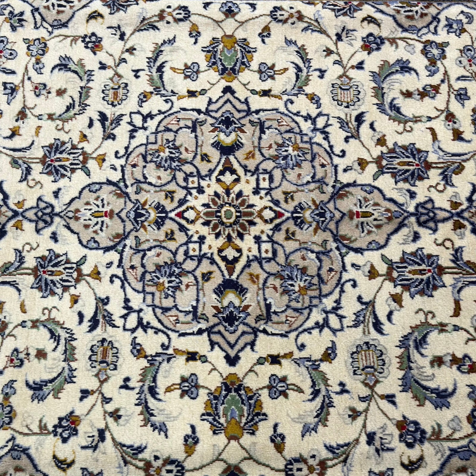 300 x 207 cm Hand-Knotted Persian Kashan Cream Rug