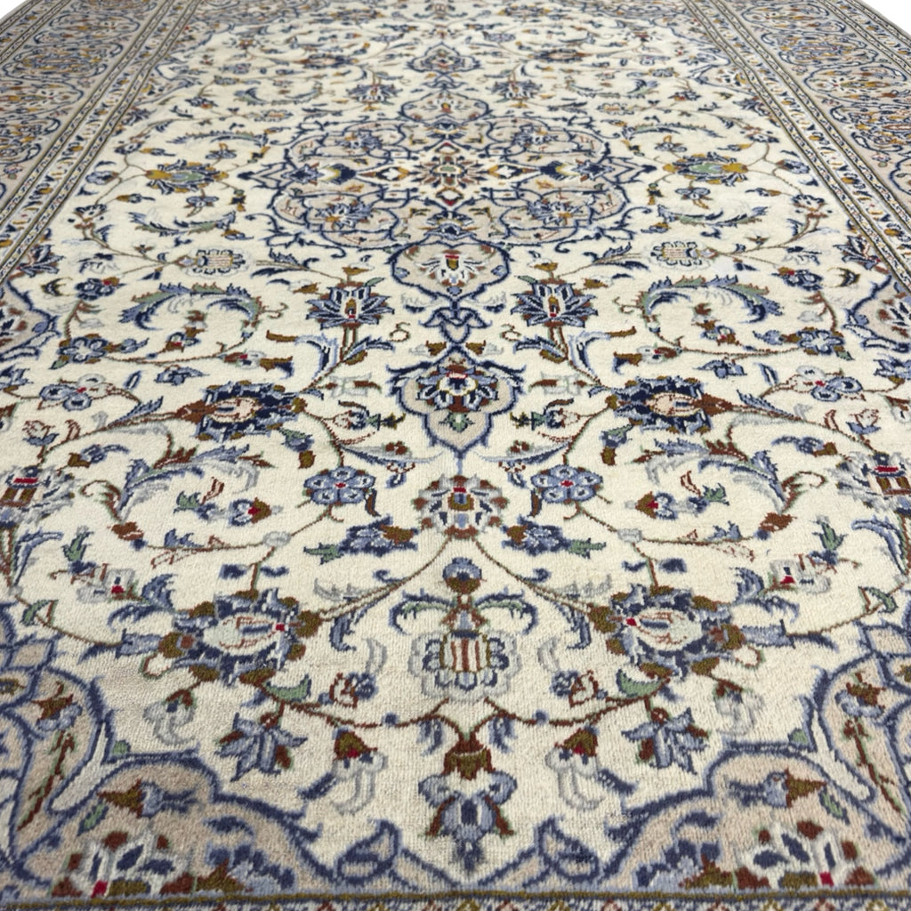 300 x 207 cm Hand-Knotted Persian Kashan Cream Rug