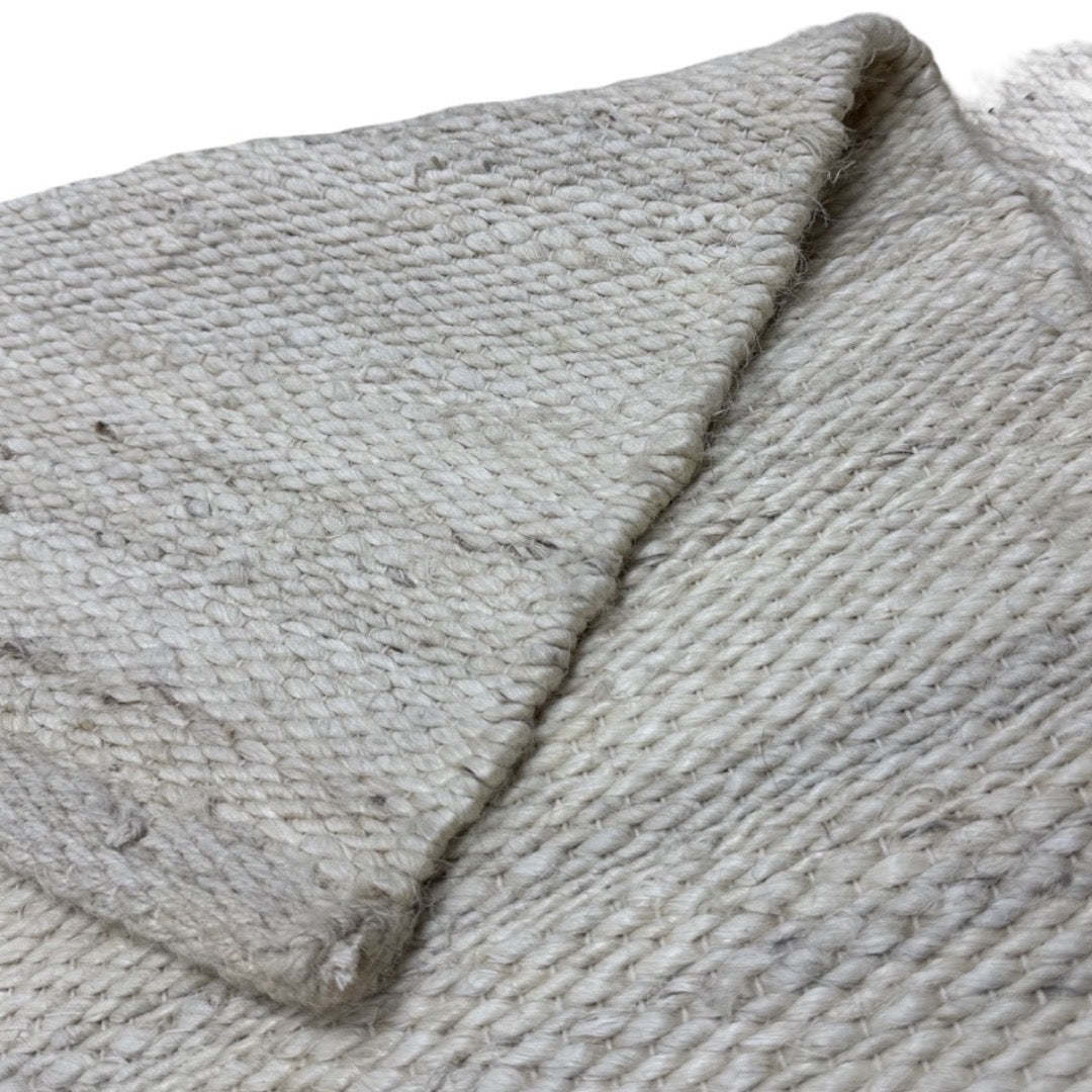 272 x 203 cm Handwoven Jute Rug – Natural White Textured Design