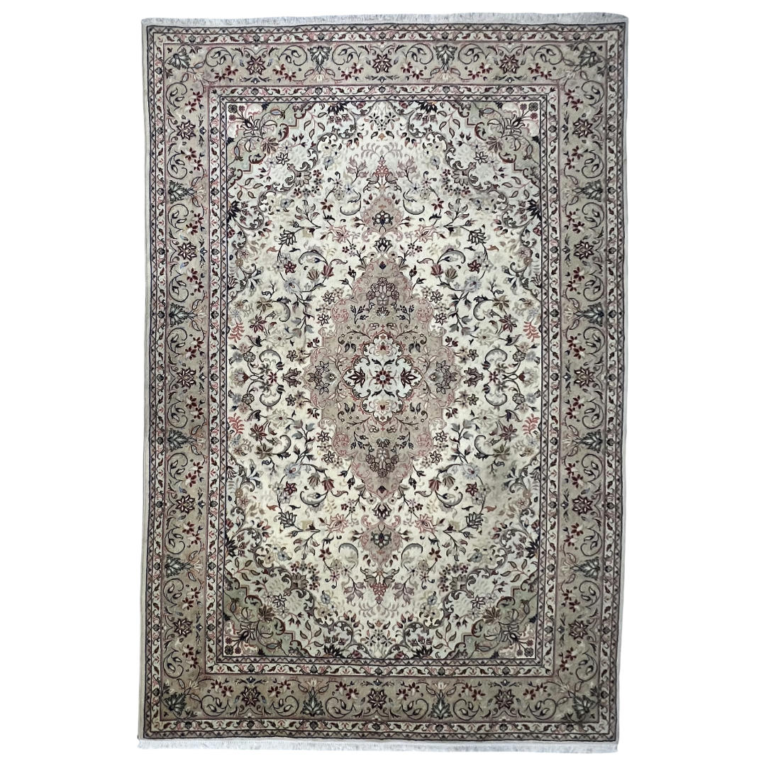 305 x 195 cm Hand-Knotted Persian Floral Kashan Cream Rug