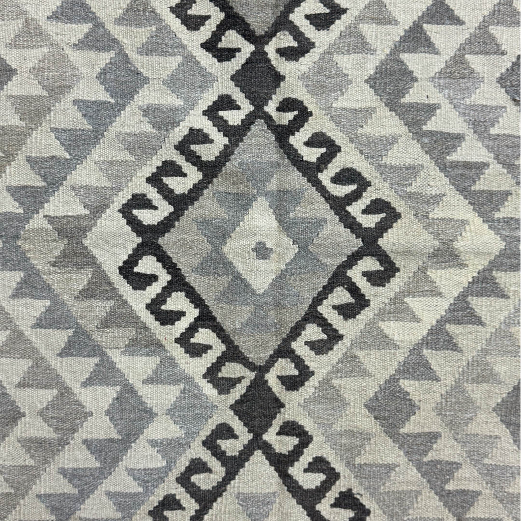 179 x 120 cm Hand-Woven Afghan Kilim Rug
