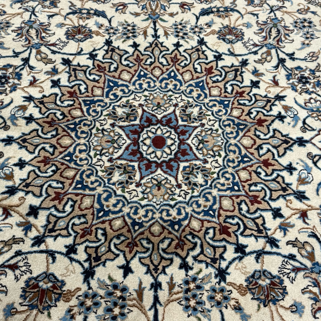 345 x 241 cm Hand Knotted Persian Nain 9la – Silk And Wool Rug