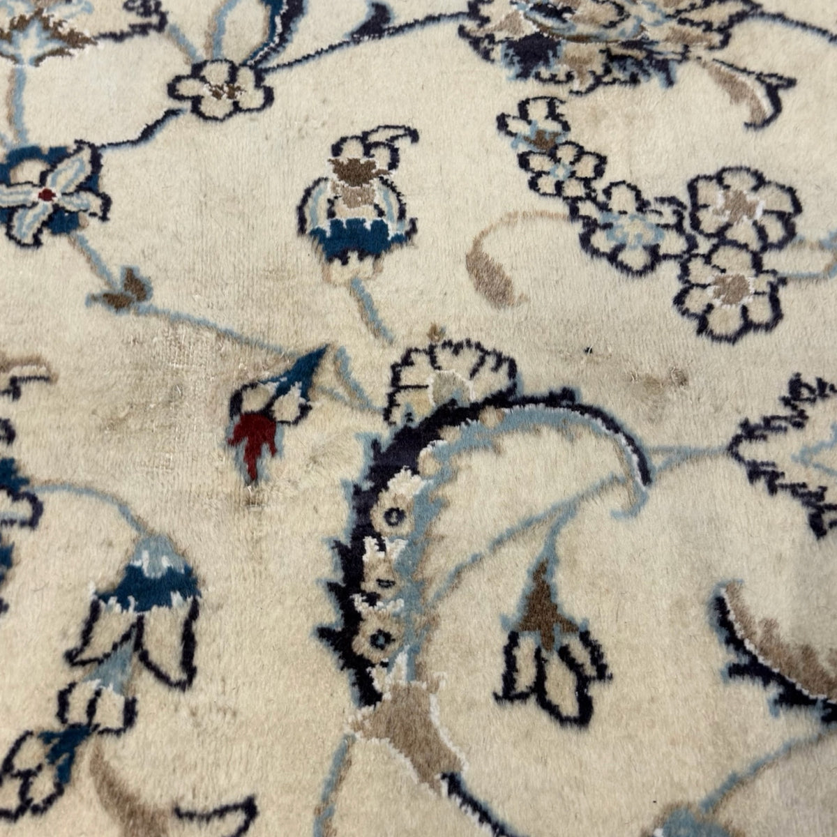 355 x 250 cm Hand Knotted Nain Afshan – Wool & Silk Rug
