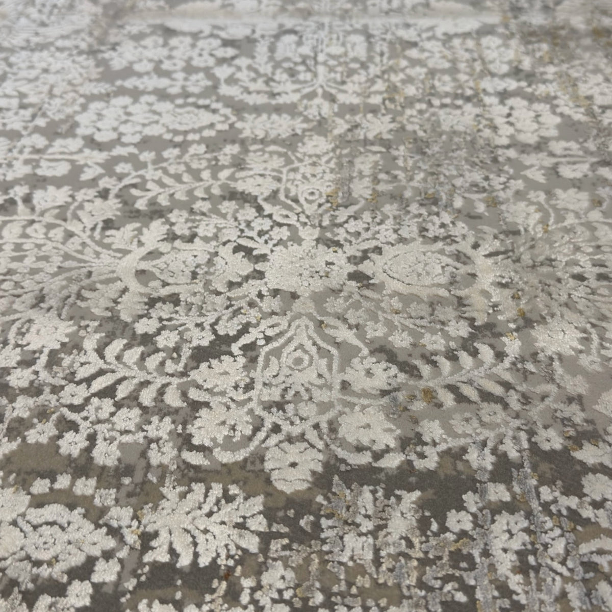 290 x 200 cm Milat Modern Distressed Viscose & Acrylic Rug – Cream/Grey