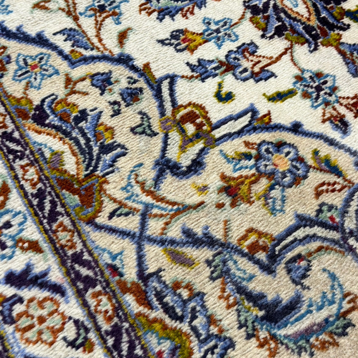 355 x 266 cm Persian Kashan Hand-Knotted Cream Wool Rug