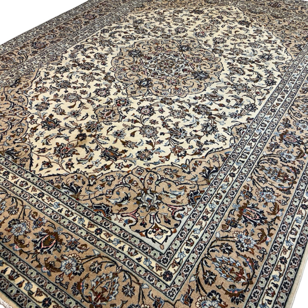 341 x 252 cm Hand Knotted Persian Kashan Cream Wool Rug