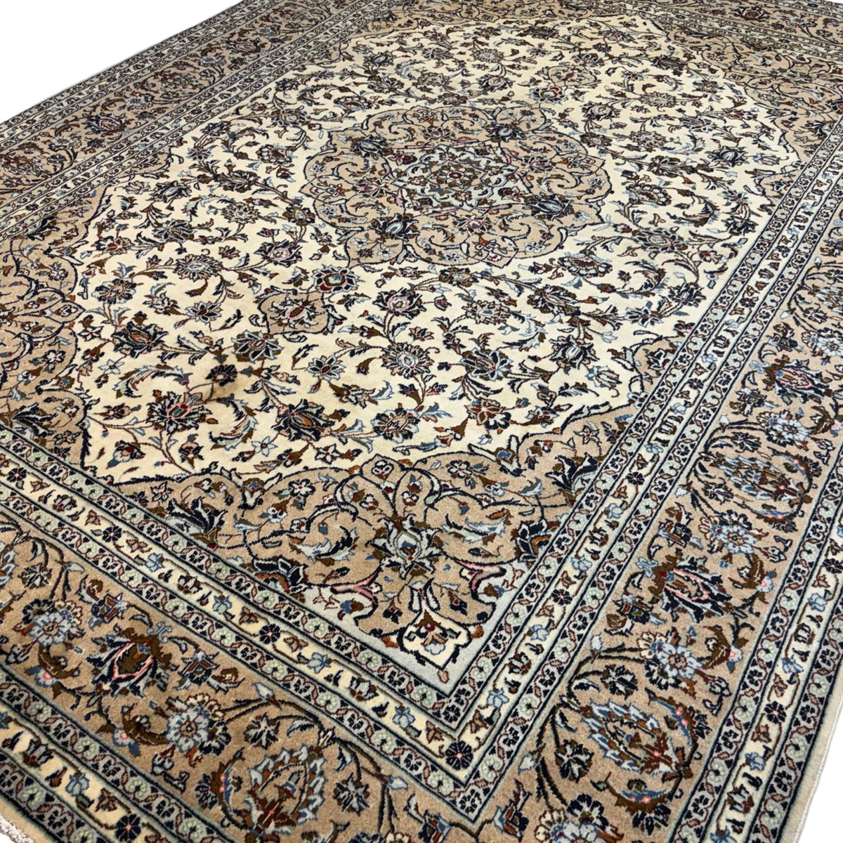 341 x 252 cm Hand Knotted Persian Kashan Cream Wool Rug