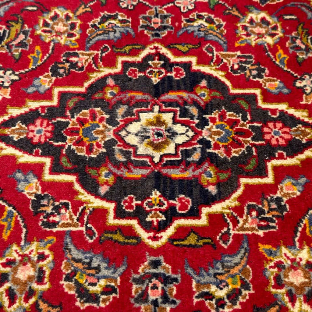 130 x 76 cm Hand-Knotted Persian Kashan Wool Rug