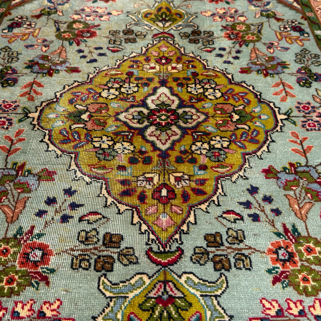 146 x 96 cm Vintage Persian Tabriz Wool Rug