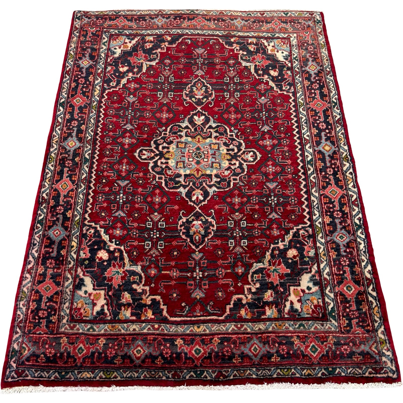 150 x 110 cm Hand-Knotted Persian Sarough Wool Rug
