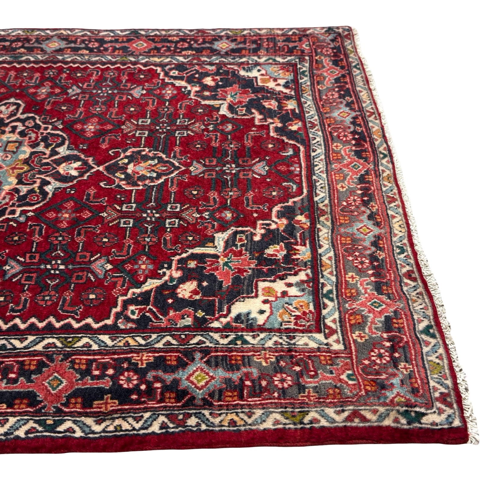 150 x 110 cm Hand-Knotted Persian Sarough Wool Rug