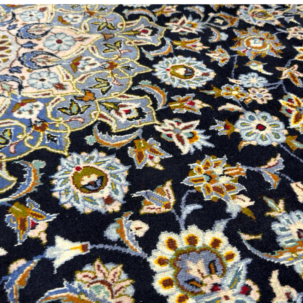 412 x 314 cm Hand-Knotted Persian Kashan Medallion Rug