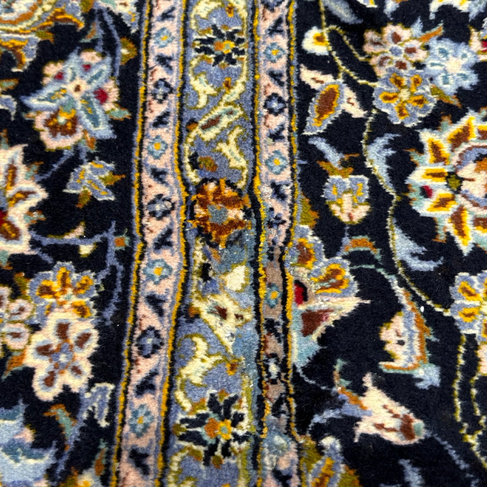 412 x 314 cm Hand-Knotted Persian Kashan Medallion Rug
