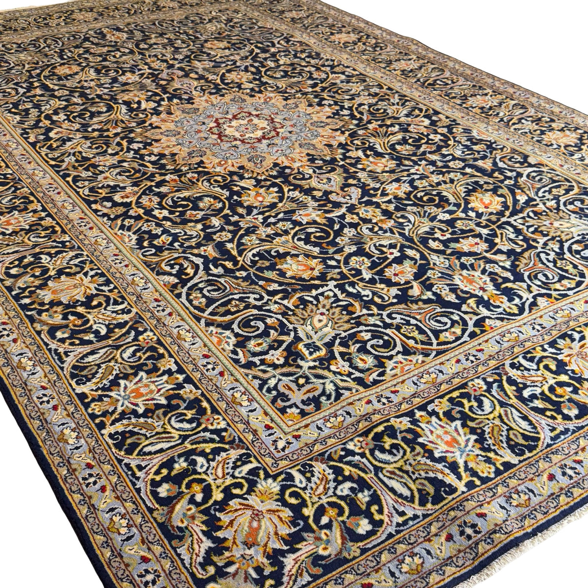 343 x 230 cm Persian Handmade Mashad Rug – Classic Medallion Design