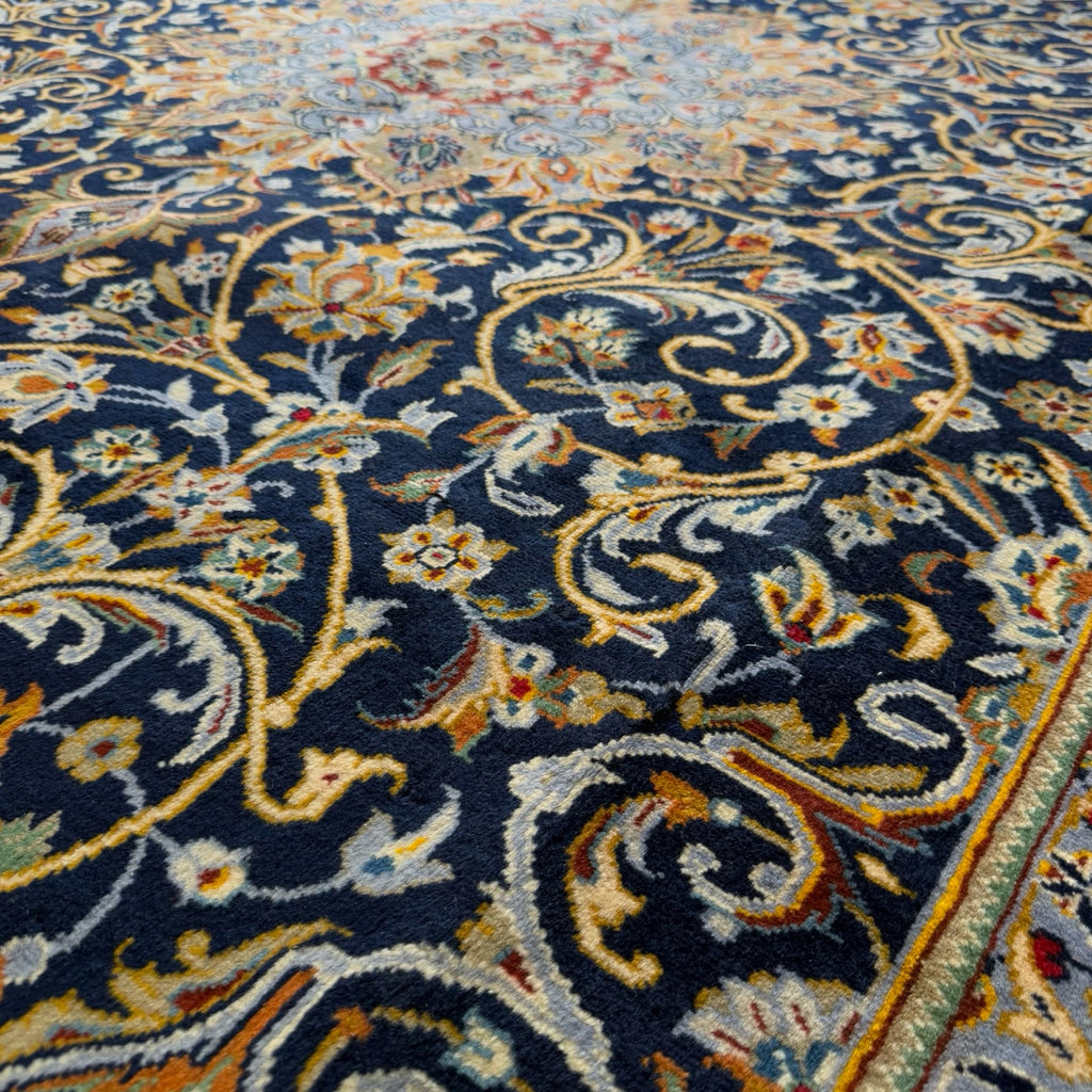 343 x 230 cm Persian Handmade Mashad Rug – Classic Medallion Design