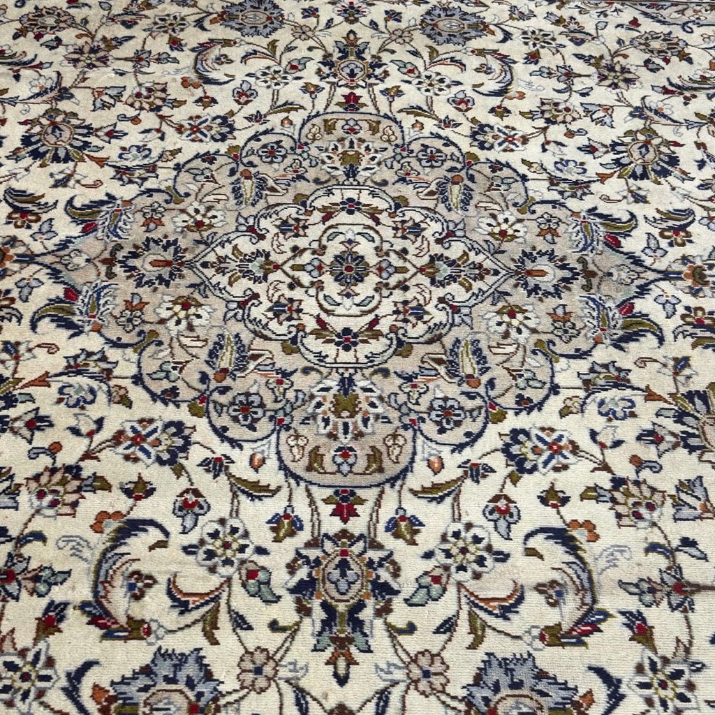 342 x 244 cm Hand-Knotted Persian Vintage Kashan Wool Rug – Ivory & Beige