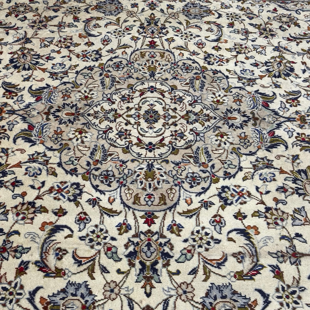 342 x 244 cm Hand-Knotted Persian Vintage Kashan Wool Rug – Ivory & Beige