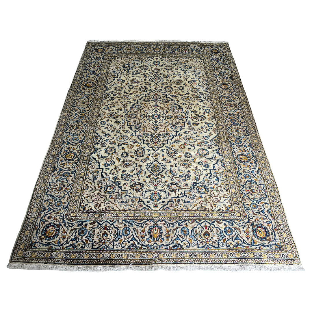 290 x 196 cm Hand-Knotted Floral Persian Kashan Cream Rug