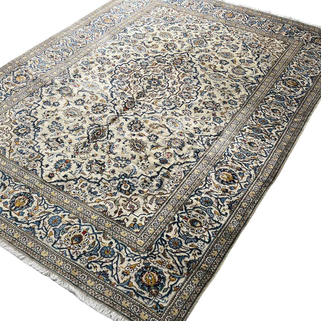 290 x 196 cm Hand-Knotted Floral Persian Kashan Cream Rug