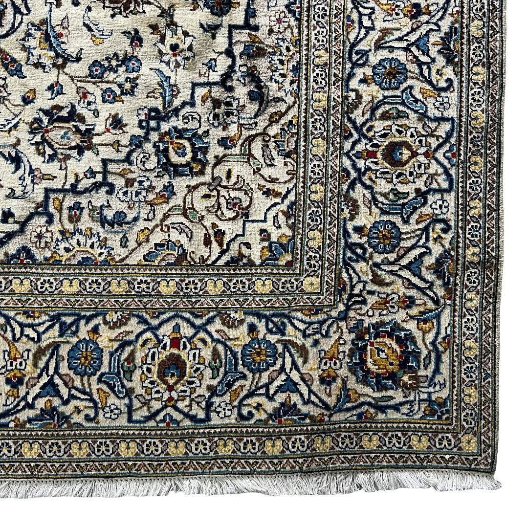 290 x 196 cm Hand-Knotted Floral Persian Kashan Cream Rug