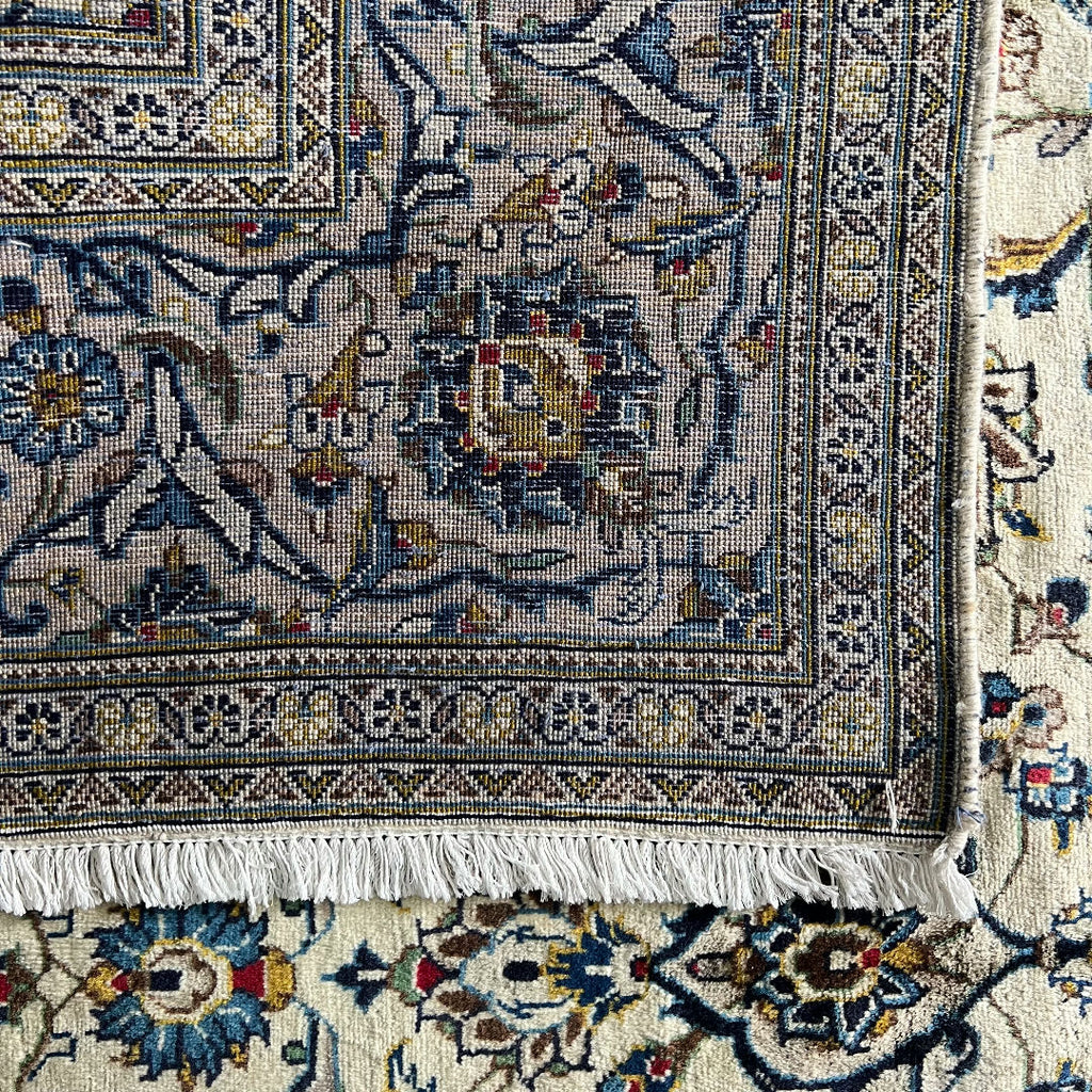 290 x 196 cm Hand-Knotted Floral Persian Kashan Cream Rug