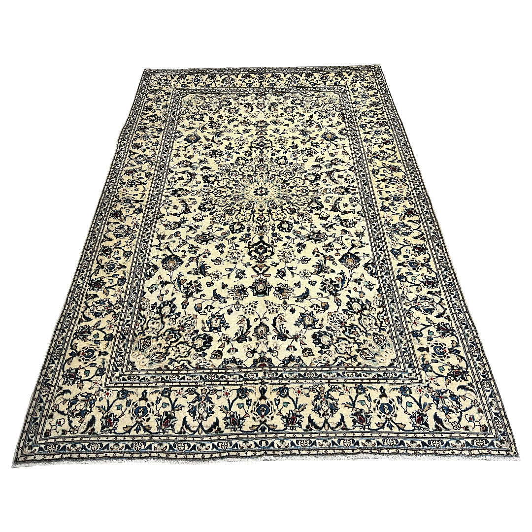 301 x 197 cm Hand-Knotted Floral Persian Kashan Cream Wool Rug