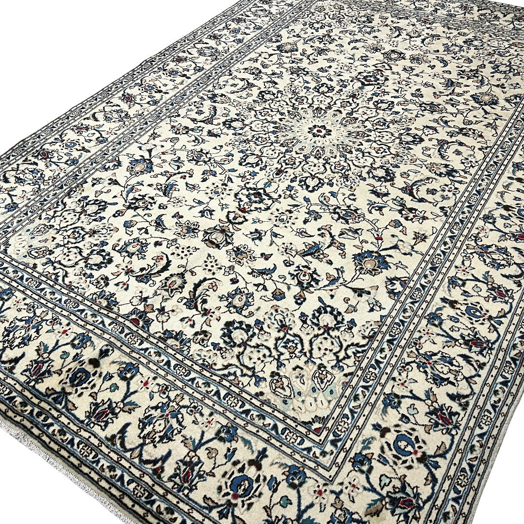 301 x 197 cm Hand-Knotted Floral Persian Kashan Cream Wool Rug