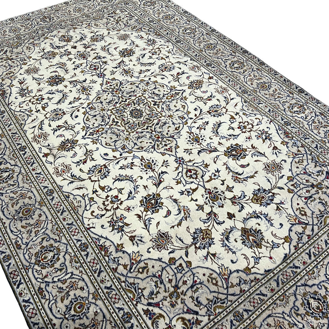 294 x 190 cm Hand-Knotted Floral Persian Kashan Cream Rug